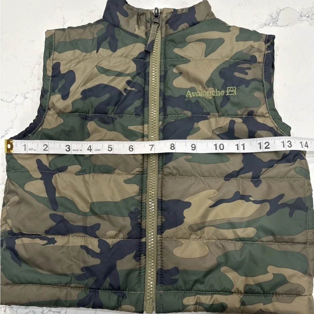 Avalanche‎ Boys Size 2T Green Camo Puffer Vest Toddler Outdoor Hunting Jacket